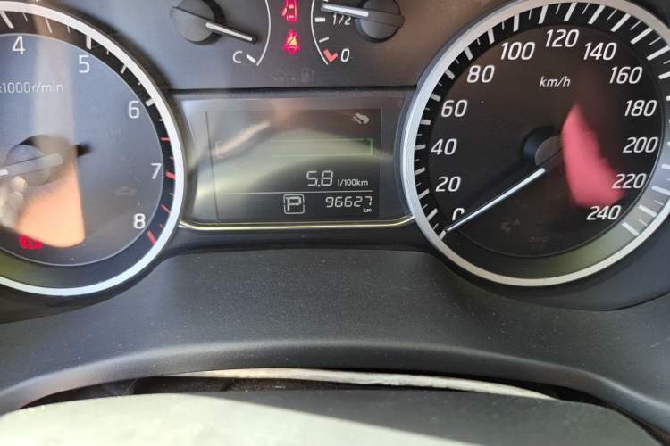 Used Nissan Sylphy 2022 Classic 1.6XE CVT Comfort Edition Odometer Close Up