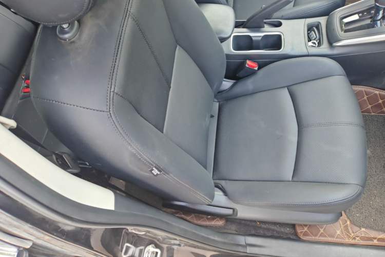 Used Nissan Sylphy 2022 Classic 1.6XE CVT Comfort Edition Right Front Seat