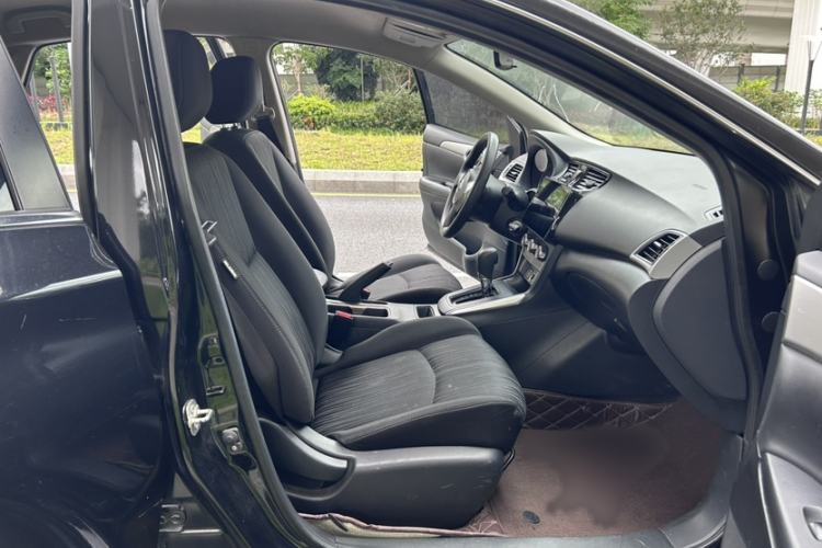 Used Nissan Sylphy 2022 Classic 1.6XE CVT Comfort Edition Right Front Seat