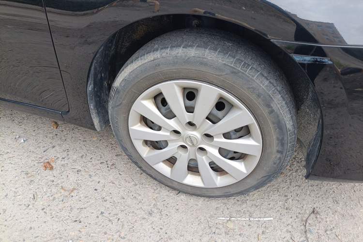 Used Nissan Sylphy 2022 Classic 1.6XE Manual Comfort Edition Right Front Wheel Hub