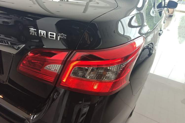 Used Nissan Sylphy 2022 Classic 1.6XL CVT Luxury Edition Right Rear Taillight
