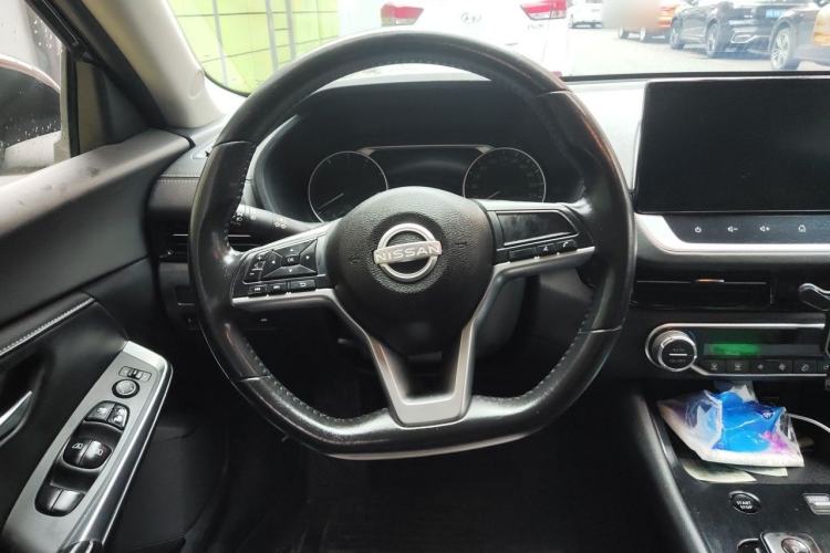 Used Nissan Sylphy 2022 All-Electric e-POWER Version with Large Display Steering Wheel