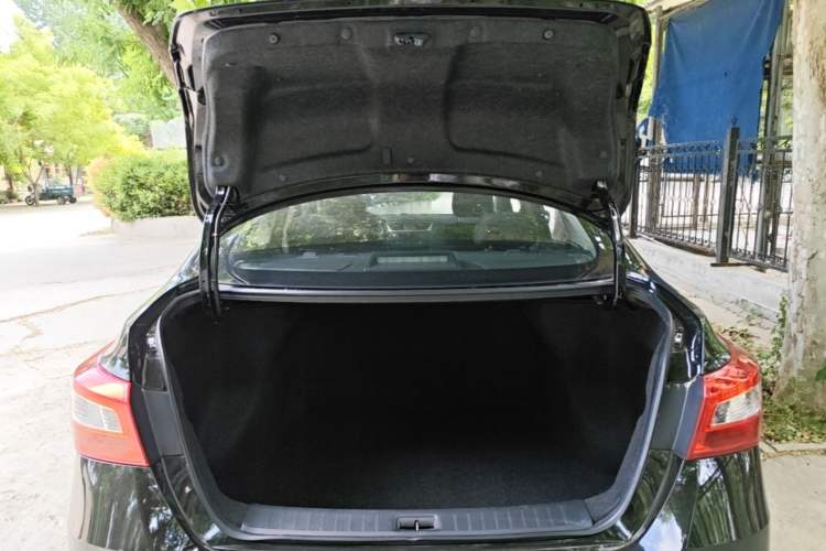Used Nissan Sylphy 2022 Classic 1.6XE CVT Comfort Edition Trunk
