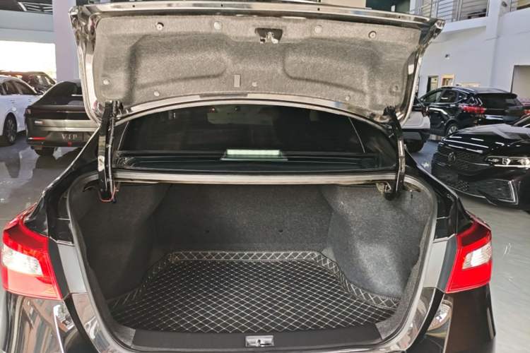 Used Nissan Sylphy 2022 Classic 1.6XE CVT Comfort Edition Trunk