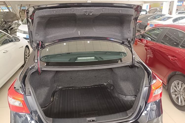 Used Nissan Sylphy 2022 Classic 1.6XE CVT Comfort Edition Trunk