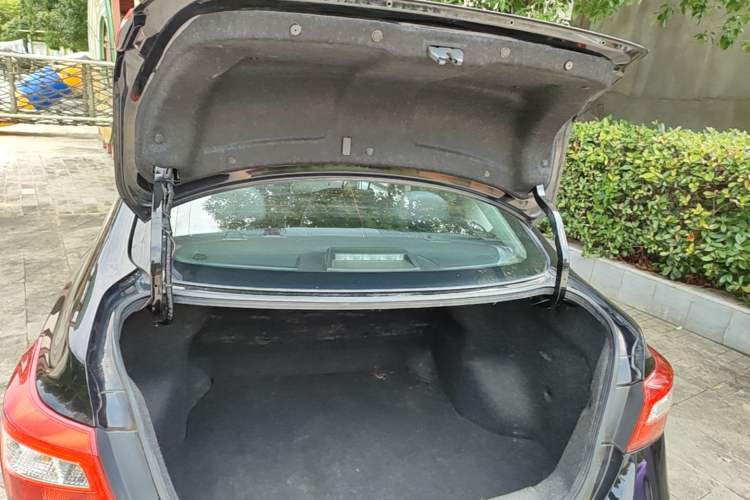 Used Nissan Sylphy 2022 Classic 1.6XE CVT Comfort Edition Trunk