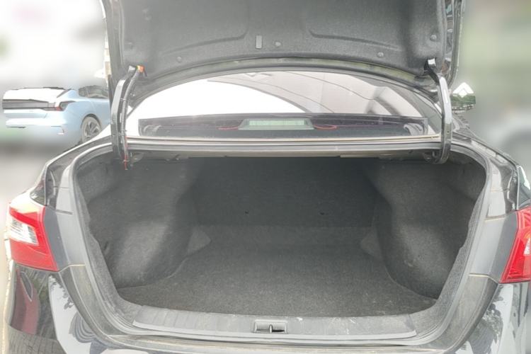 Used Nissan Sylphy 2022 Classic 1.6XE CVT Comfort Edition Trunk