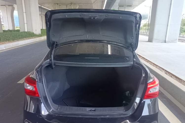 Used Nissan Sylphy 2022 Classic 1.6XE CVT Comfort Edition Trunk