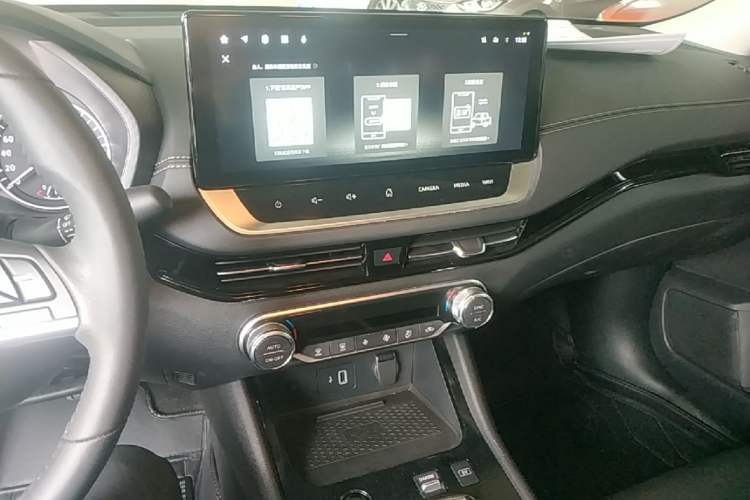 Used Nissan Sylphy 2022 e-POWER MAX with Advanced Electric Drive Autopilot Audio And AC Panel