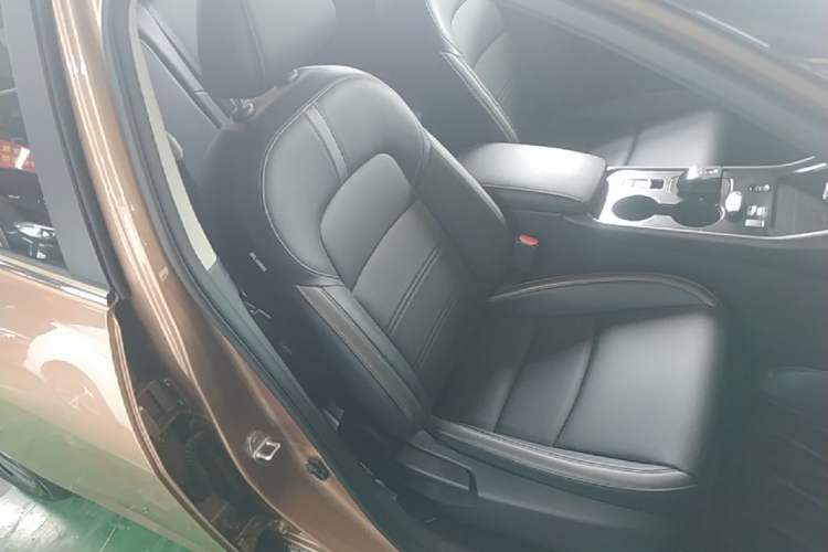 Used Nissan Sylphy 2022 e-POWER MAX with Advanced Electric Drive Autopilot Right Front Seat
