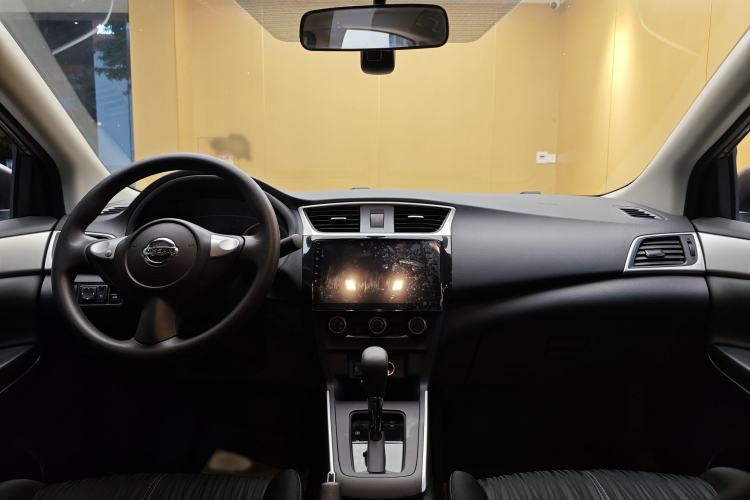 Used Nissan Sylphy 2022 Classic 1.6XE CVT Comfort Edition Audio And AC Panel
