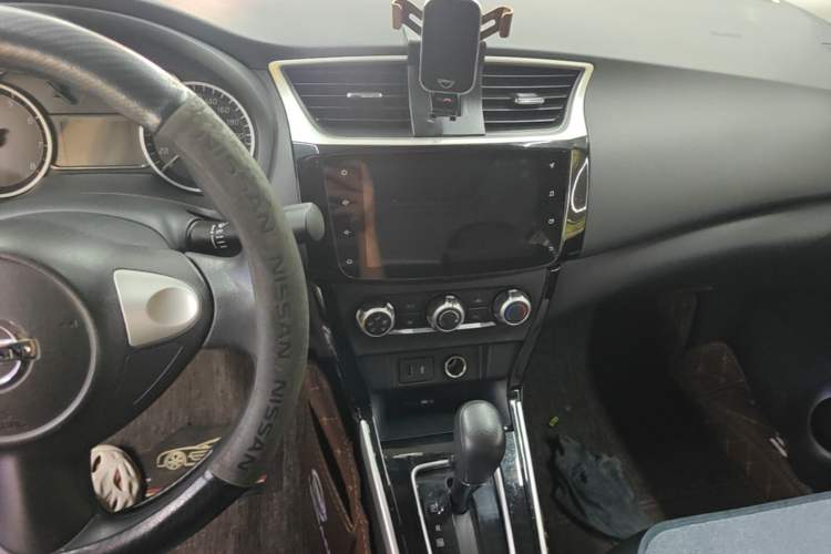 Used Nissan Sylphy 2022 Classic 1.6XL CVT Luxury Edition Audio And AC Panel