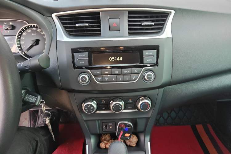 Used Nissan Sylphy 2022 Classic 1.6XE CVT Comfort Edition Audio And AC Panel
