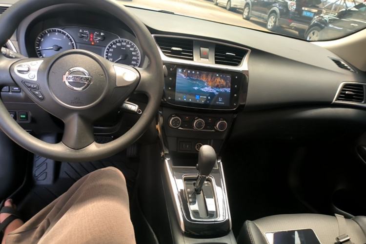 Used Nissan Sylphy 2022 Revised Version Classic 1.6XL CVT Luxury Edition Center Console
