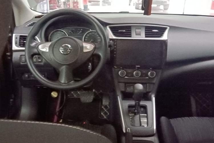 Used Nissan Sylphy 2022 Classic 1.6XE CVT Comfort Edition Center Console