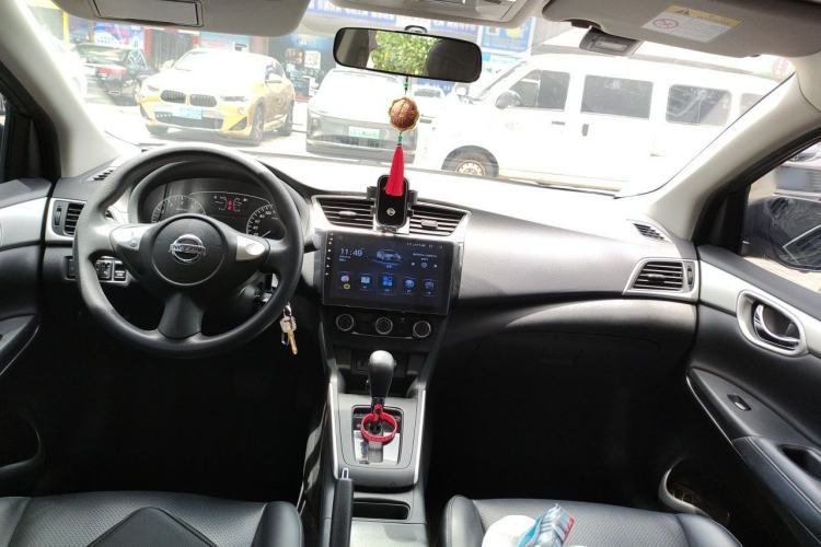 Used Nissan Sylphy 2022 Classic 1.6XE CVT Comfort Edition Center Console