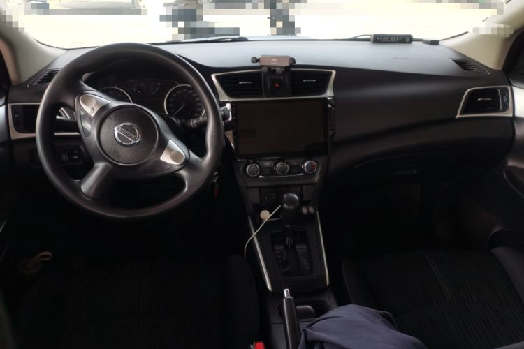 Used Nissan Sylphy 2022 Classic 1.6XE CVT Comfort Edition Center Console