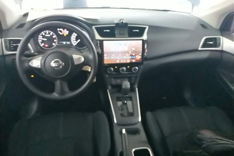 Used Nissan Sylphy 2022 Classic 1.6XE CVT Comfort Edition Center Console