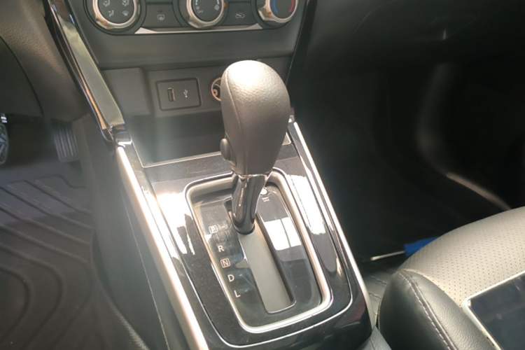 Used Nissan Sylphy 2022 Revised Version Classic 1.6XL CVT Luxury Edition Gear Lever