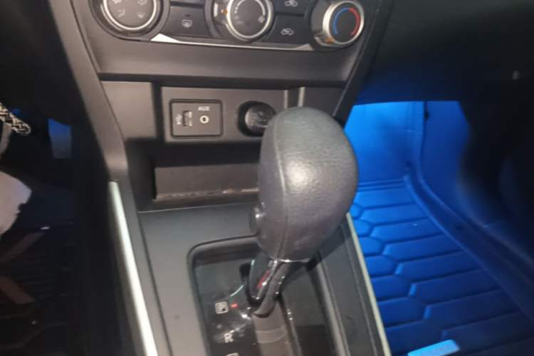 Used Nissan Sylphy 2022 Classic 1.6XE CVT Comfort Edition Gear Lever