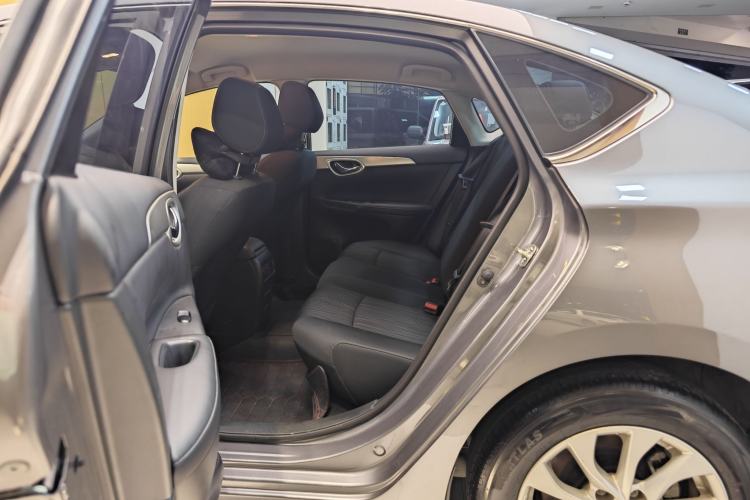 Used Nissan Sylphy 2022 Classic 1.6XE CVT Comfort Edition Interior 5