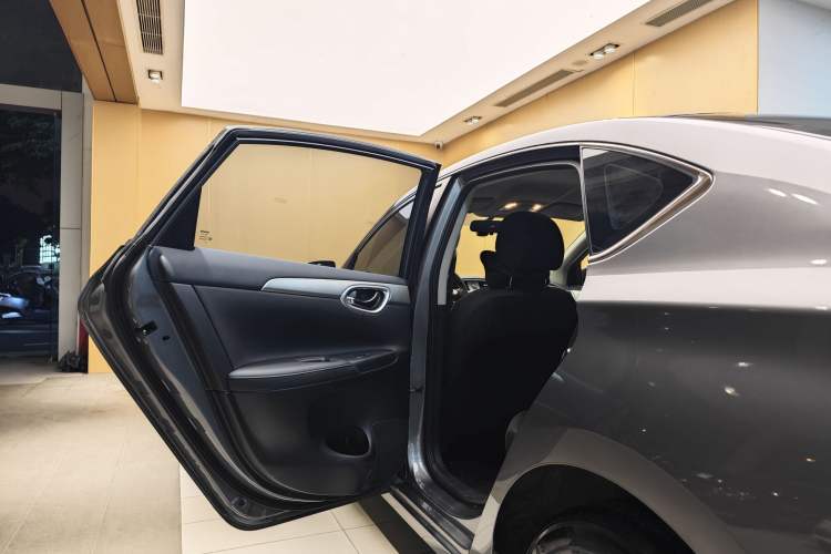 Used Nissan Sylphy 2022 Classic 1.6XE CVT Comfort Edition Interior 7