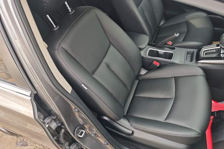 Used Nissan Sylphy 2022 Classic 1.6XL CVT Luxury Edition Right Front Seat
