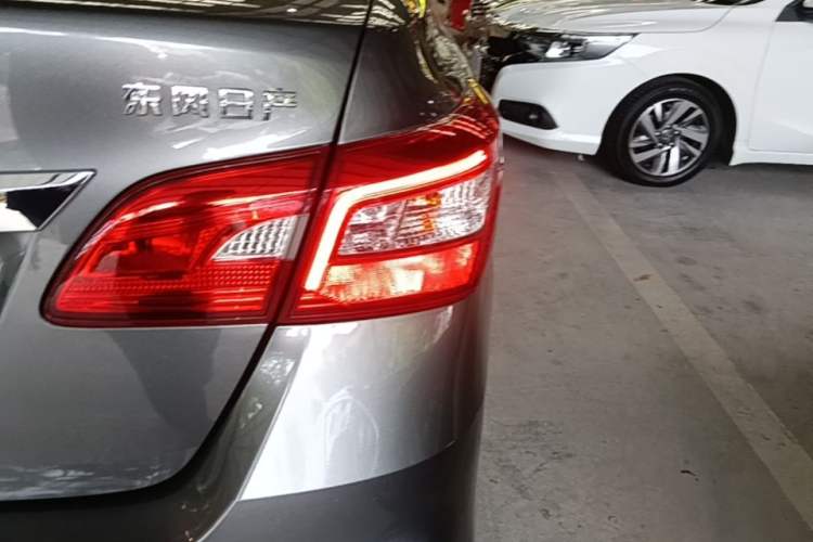 Used Nissan Sylphy 2022 Classic 1.6XL CVT Luxury Edition Right Rear Taillight
