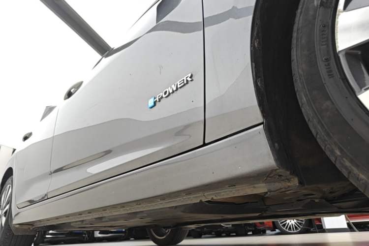 Used Nissan Sylphy 2022 e-POWER MAX with Advanced Electric Drive Autopilot Right Side Sill