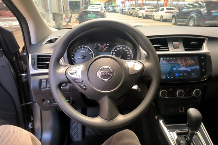 Used Nissan Sylphy 2022 Revised Version Classic 1.6XL CVT Luxury Edition Steering Wheel