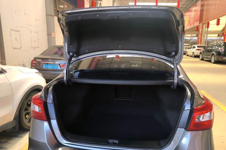 Used Nissan Sylphy 2022 Revised Version Classic 1.6XL CVT Luxury Edition Trunk