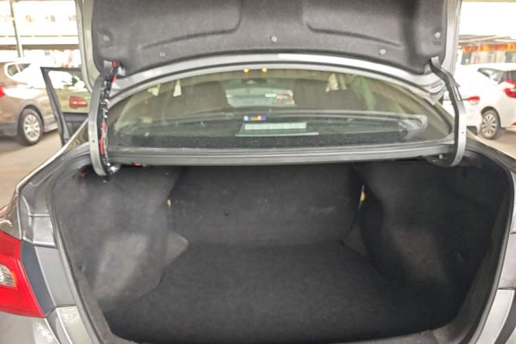 Used Nissan Sylphy 2022 Classic 1.6XE CVT Comfort Edition Trunk