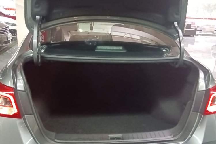 Used Nissan Sylphy 2022 Classic 1.6XE CVT Comfort Edition Trunk