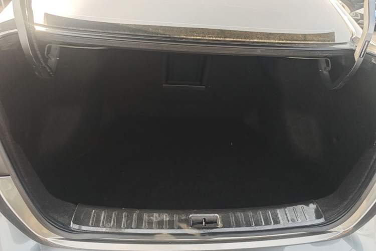 Used Nissan Sylphy 2022 Classic 1.6XL CVT Luxury Edition Trunk
