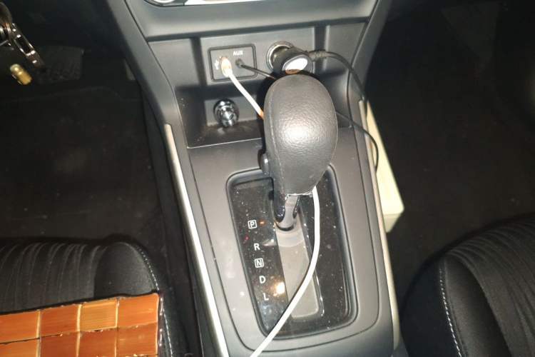 Used Nissan Sylphy 2022 Classic 1.6XE CVT Comfort Edition Gear Lever