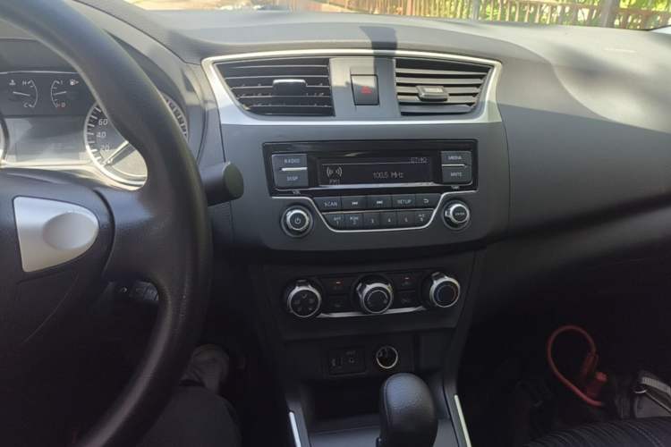 Used Nissan Sylphy 2022 Classic 1.6XE CVT Comfort Edition Audio And AC Panel