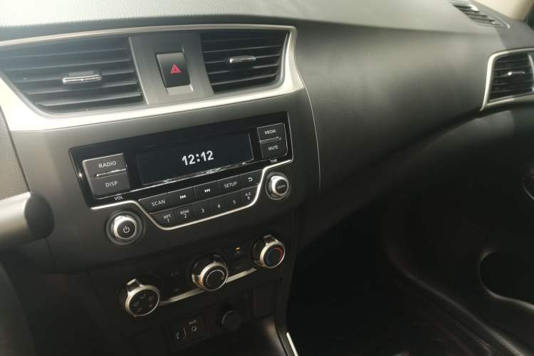 Used Nissan Sylphy 2022 Classic 1.6XE CVT Comfort Edition Audio And AC Panel