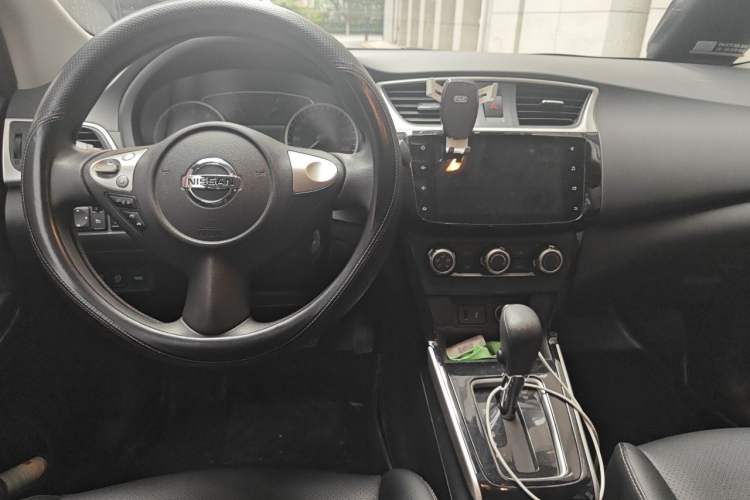 Used Nissan Sylphy 2022 Revised Version Classic 1.6XL CVT Luxury Edition Center Console