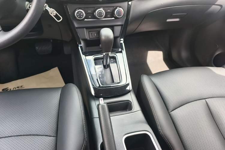 Used Nissan Sylphy 2022 Revised Version Classic 1.6XL CVT Luxury Edition Gear Lever