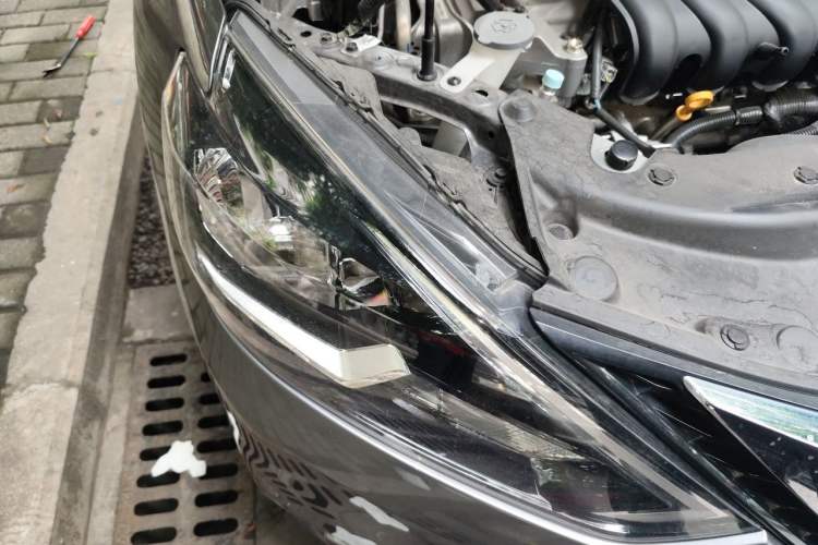Used Nissan Sylphy 2022 Revised Version Classic 1.6XL CVT Luxury Edition Right Front Headlight