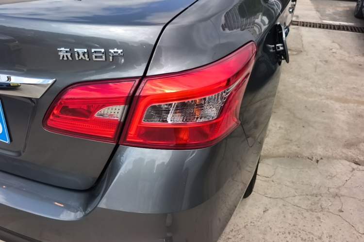 Used Nissan Sylphy 2022 Revised Version Classic 1.6XL CVT Luxury Edition Right Rear Taillight