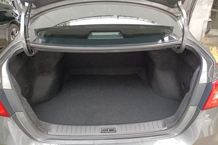 Used Nissan Sylphy 2022 Classic 1.6XE CVT Comfort Edition Trunk