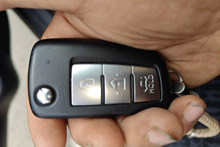 Used Nissan Sylphy 2022 Classic 1.6XE CVT Comfort Edition Vehicle Key