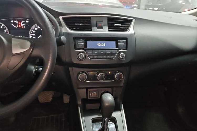 Used Nissan Sylphy 2022 Classic 1.6XE CVT Comfort Edition Audio And AC Panel