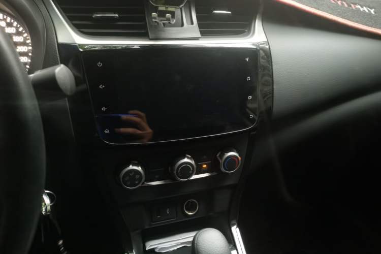 Used Nissan Sylphy 2022 Classic 1.6XL CVT Luxury Edition Audio And AC Panel