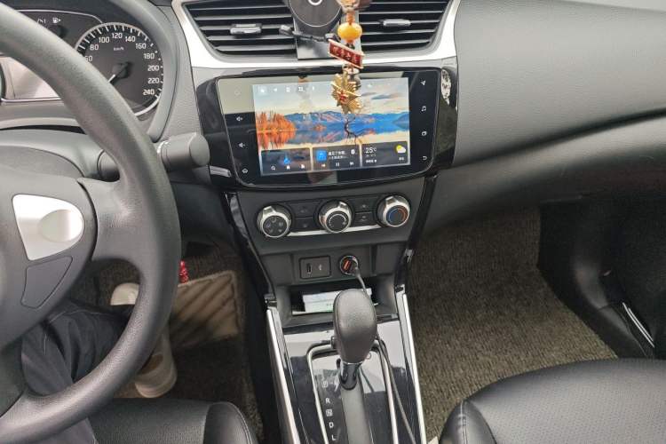 Used Nissan Sylphy 2022 Classic 1.6XL CVT Luxury Edition Audio And AC Panel
