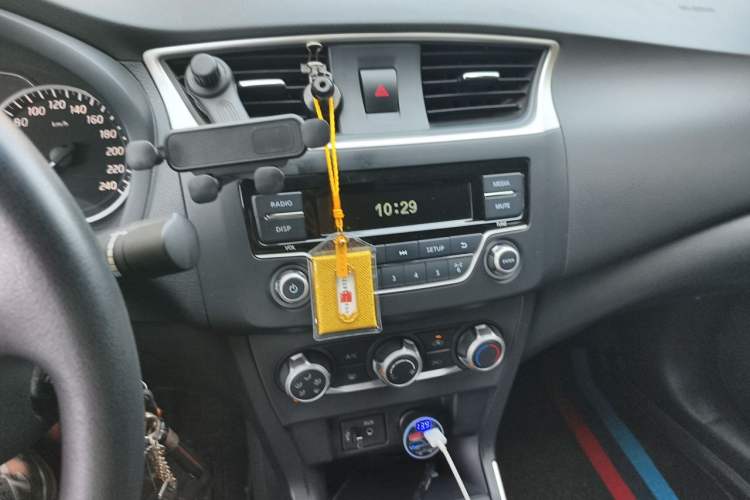 Used Nissan Sylphy 2022 Classic 1.6XE CVT Comfort Edition Audio And AC Panel