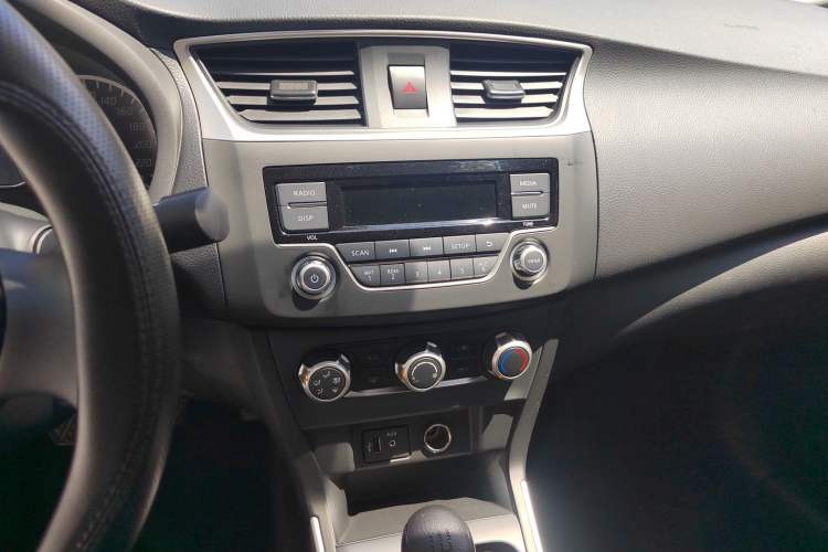 Used Nissan Sylphy 2022 Classic 1.6XE Manual Comfort Edition Audio And AC Panel