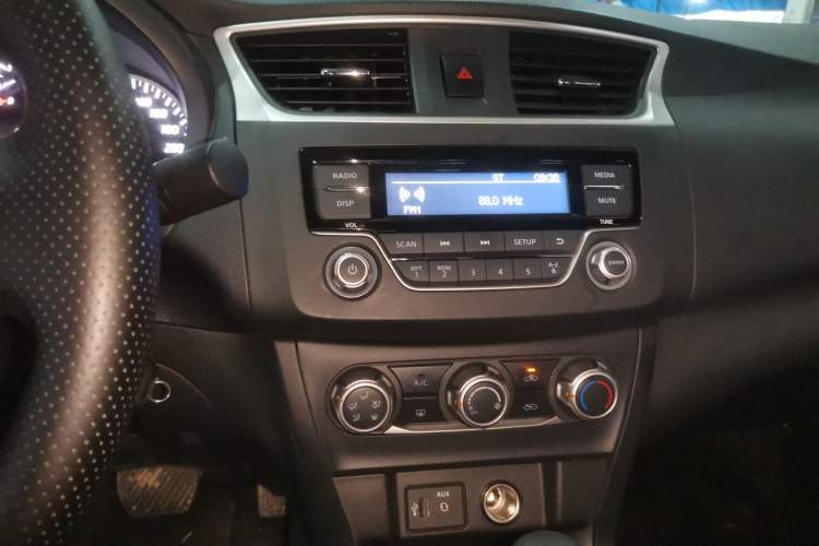 Used Nissan Sylphy 2022 Classic 1.6XE CVT Comfort Edition Audio And AC Panel