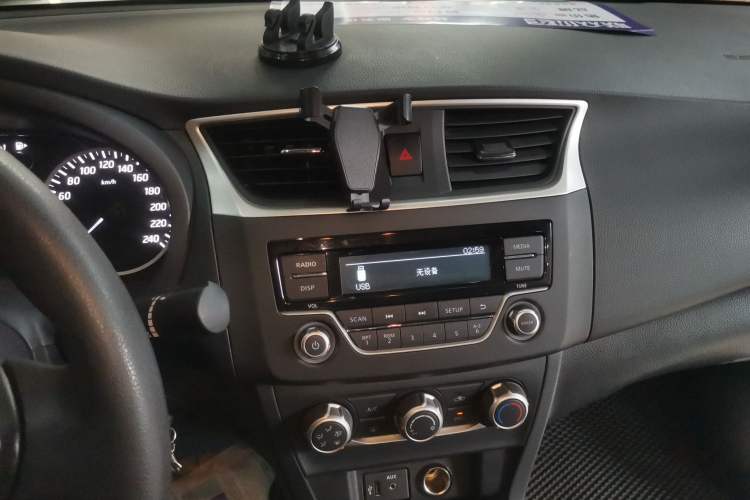 Used Nissan Sylphy 2022 Classic 1.6XE CVT Comfort Edition Audio And AC Panel